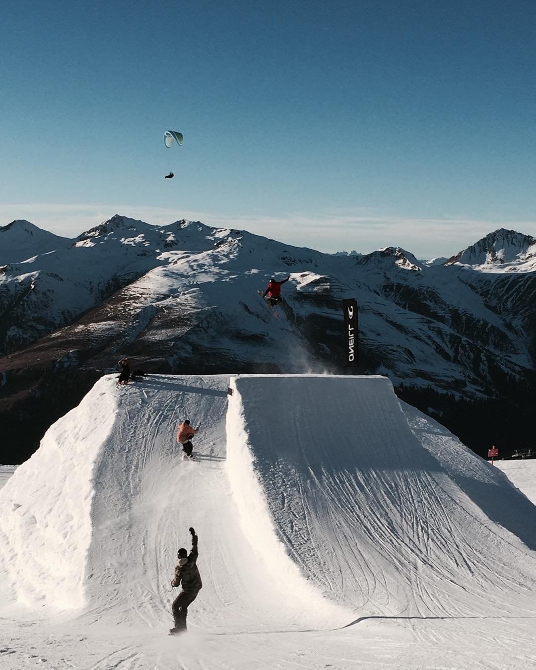 Šuolis sniego parke Jakobshorn, Šveicarijoje